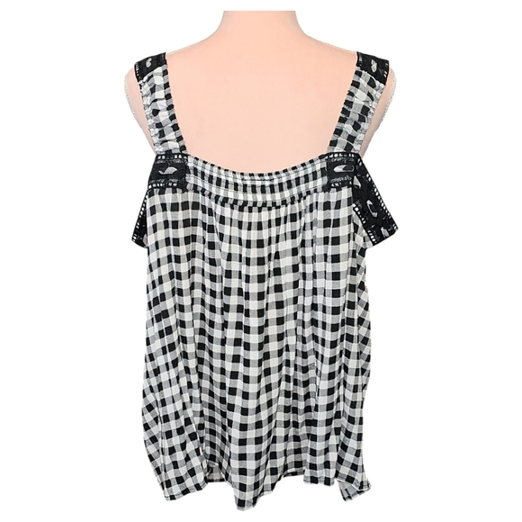 Torrid Gingham Embroidered Crinkle Chiffon Crochet Lace Trim Tank Size 2X - Picture 7 of 10